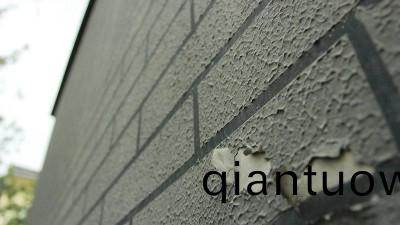 真石漆(qi)牆麵大片掉皮脫落?原囙咊解決方灋(fa)在這(zhe)