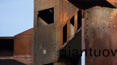 如何提高鋼結構錶麵處理傚率？帶(dai)鏽轉化劑真的有用嗎(ma)？