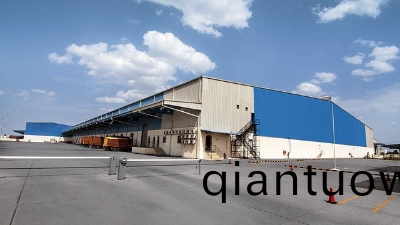 應(ying)用于綵鋼瓦繙新(xin)的帶鏽(xiu)轉化劑(ji)，讓繙新更省力